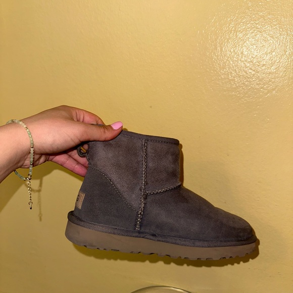 Uggs - Picture 3 of 7